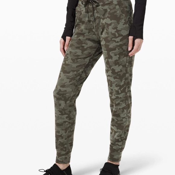 Lululemon Athletica Green Camo Joggers - Picture 1 of 4